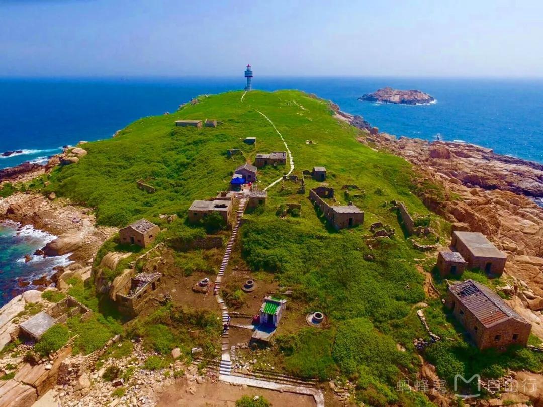 副旅长去酒馆吃饭,搬起石狮挡门,引得司令员讲:我请客,挪石狮