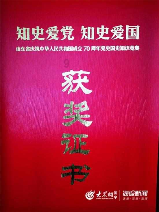 黑色西装连衣裙，优雅迷人，轻松穿出成熟又精致的美，吸引到你了吗？游戏画面