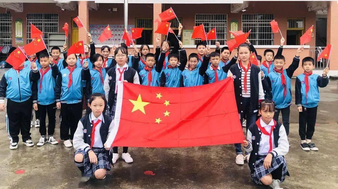 六代凯美瑞车门高低怎么调