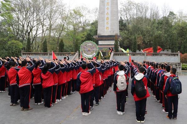 明明有两个卵巢,为何始终只有一侧排卵呢?