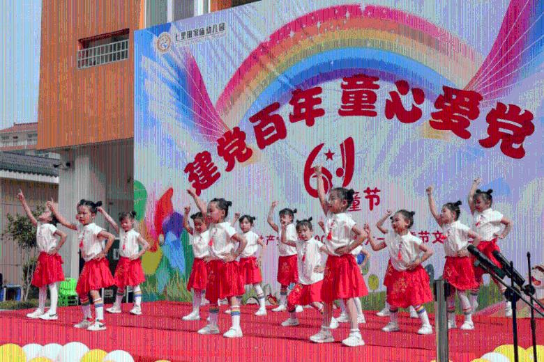 “苗歌需要一代代弘扬!” 国家级非物质文化遗产传承人方少保举行收徒仪式