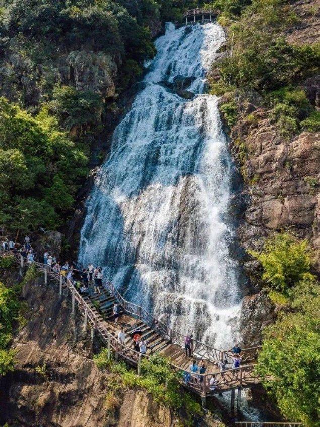 逃出塞里洛斯村