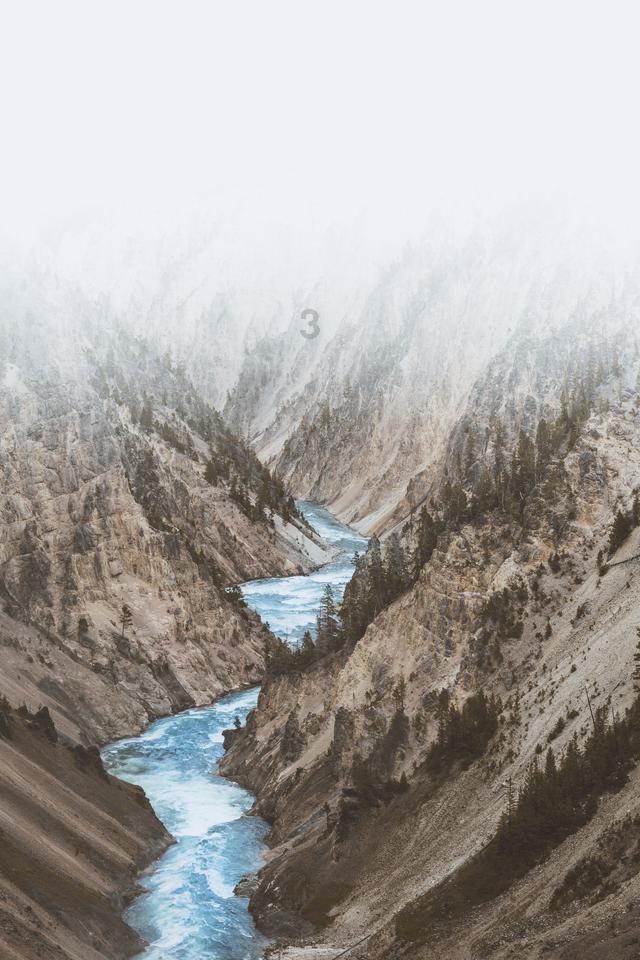 逃离昏暗下的小村