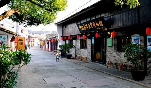意超杯决赛时得知名宿里瓦去世，比赛下半场之前全场默哀1分钟