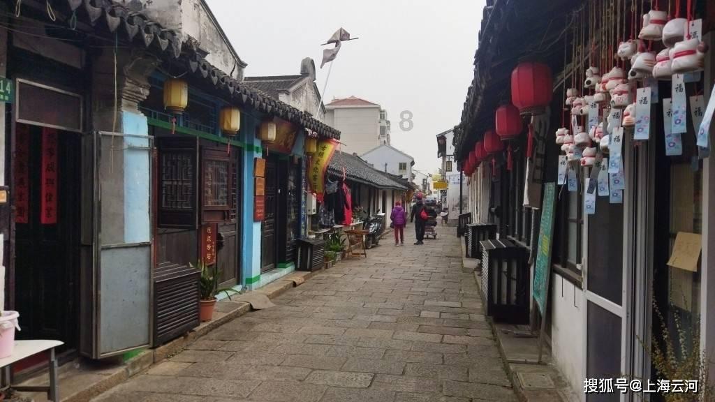 东部战区舰艇编队东海实战练精兵