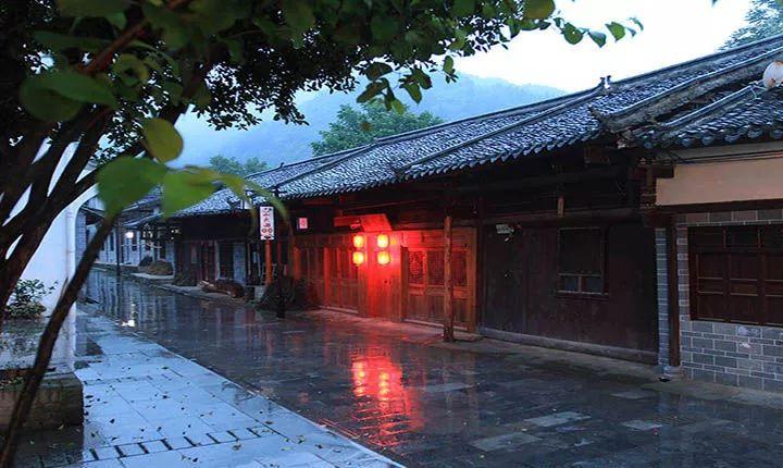 逃离荒凉的地方