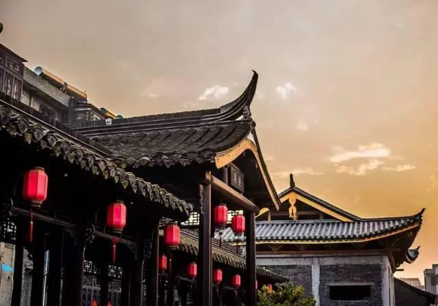 平安产险兴安盟|又有车主用错辅助驾驶，新能源车竟失控撞上护栏