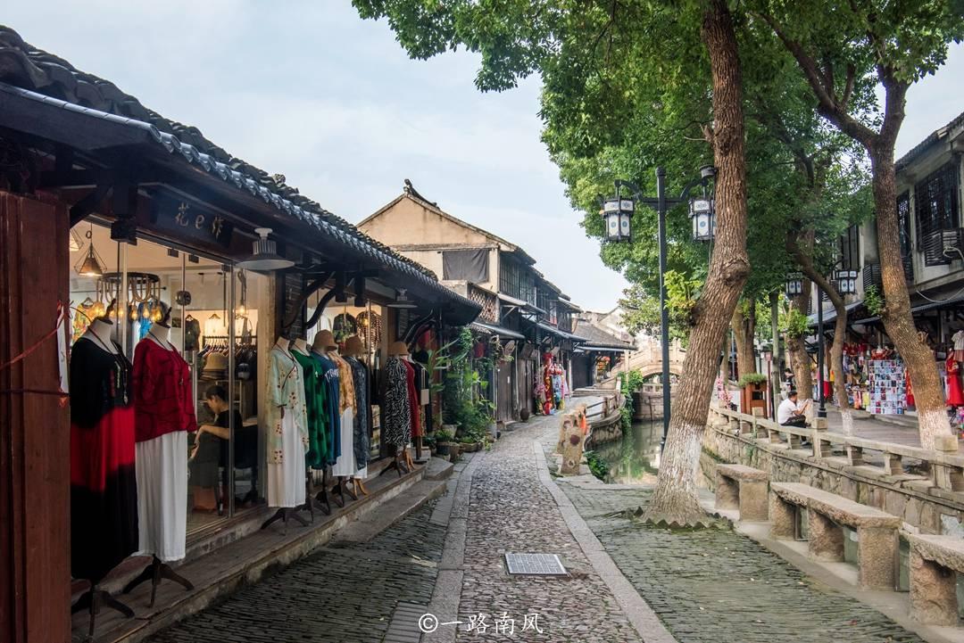 全球央行和年轻人一起抢黄金，黄金适合投资吗？游戏画面